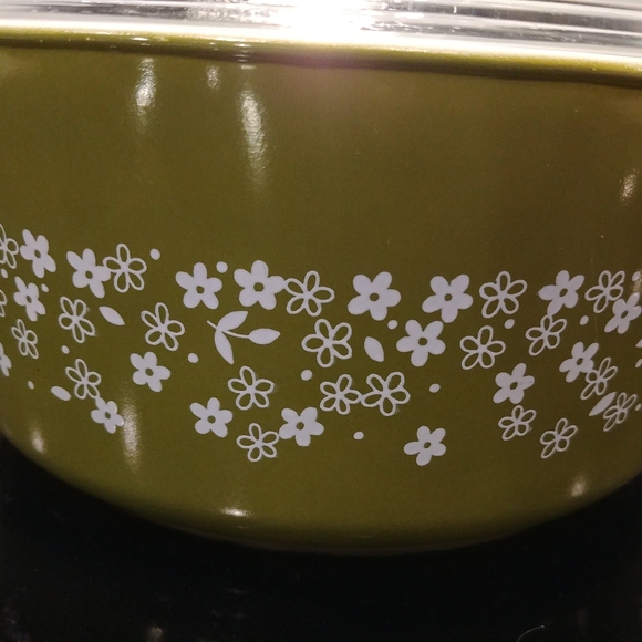 Pyrex Avocado Green Crazy Daisy Spring Blossom Casserole Dish 475-B 2.5 QT & Lid - Picture 2 of 5